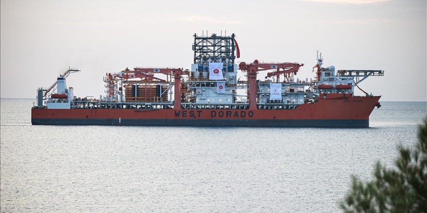 Türkiye'nin 6. derin deniz sondaj gemisi Mersin açıklarına demirledi