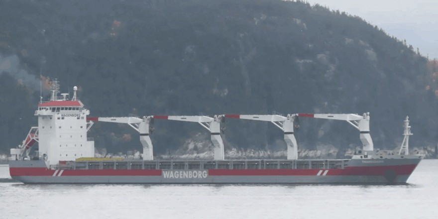 Arktik’te Karaya Oturan “Thamesborg” Onarım İçin Türkiye’ye Geldi