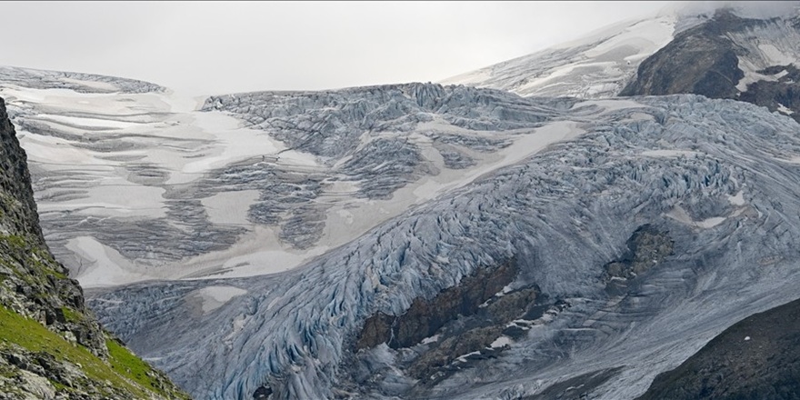 İsviçre Alplerindeki buzullar yok olma tehlikesiyle karşı karşıya