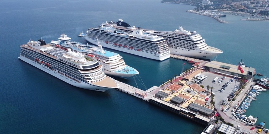 Kruvaziyer yolcu sayısı 2025'te 2 milyonu aştı