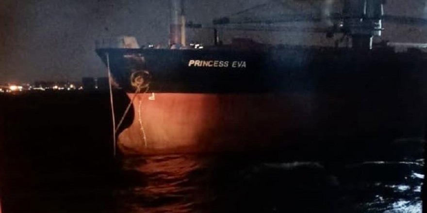 Ahırkapı Demir Sahası'nda arızalanan gemi emniyetli bölgede demirletildi