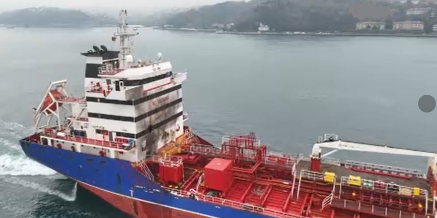 Odessa’da vurulan "Ata Voyager" İstanbul Boğazı’ndan geçti