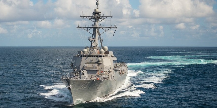 ABD savaş ve araştırma gemisi Tayvan Boğazı'ndan geçti