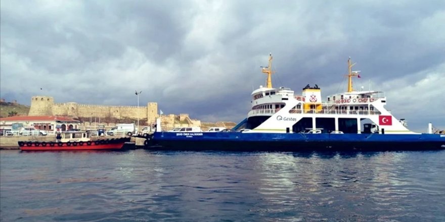 Bozcaada feribot hattında 2 sefer iptal edildi