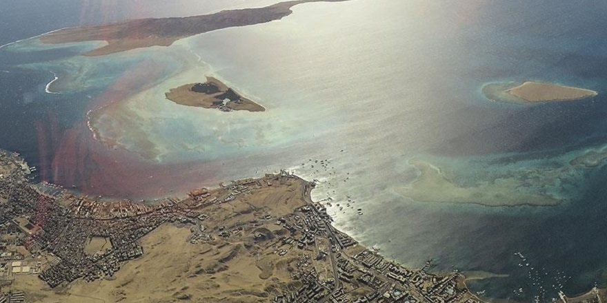 Hürmüz Boğazı'nın kapatılması jeopolitik riskleri artırıyor