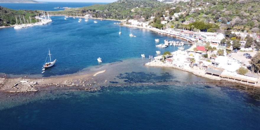 Bodrum'da Deniz Çekildi Tarihi Surlar Ortaya Çıktı