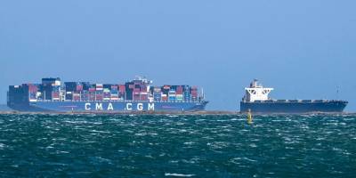 Hürmüz’de İlk Batı Avrupa Gemisi Geçişi