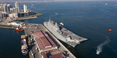 TCG Anadolu, İzmir'de