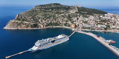 Dev Kruvaziyer “Aida Stella” Alanya’da