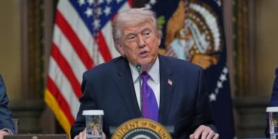 ABD Başkanı Trump, İran'la Geçici Ateşkesi Uzattığını Açıkladı