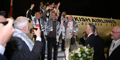 Alıkonulan Küresel Sumud Filosu Aktivistleri Türkiye'ye Getirildi