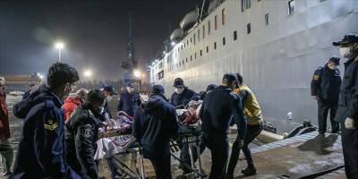 TCG İskenderun gemisiyle, deprem bölgesinden 98 yaralı Mersin'e tahliye edildi