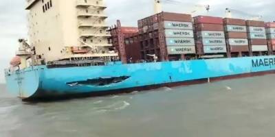 Maersk Konteyner Gemisi Chattogram’da Feeder ile Çatıştı