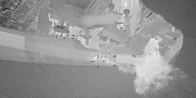 ABD Ablukasına Direnen Tanker Vuruldu
