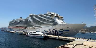 Bahama Bayraklı Aroya Bodrum’a Yanaştı
