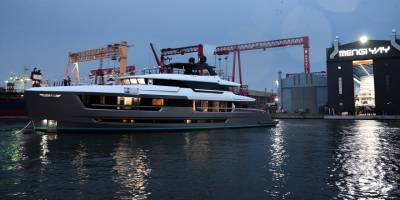 Mengi Yay bu yıl ikinci yatını denizle buluşturdu