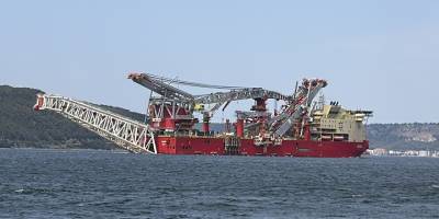 Dev Boru Döşeme Gemisi 'JSD6000' Çanakkale Boğazı'ndan Geçti