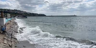 Tekirdağ'da etkili olan poyraz deniz ulaşımını olumsuz etkiliyor