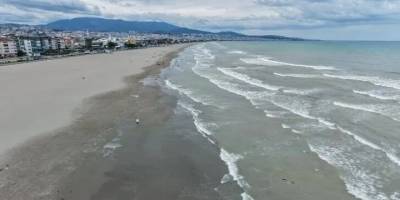 Samsun'da Kuvvetli Rüzgar Nedeniyle "Denize Girmeyin" Uyarısı Yapıldı