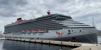 Bodrum'a "Scarlet Lady" kruvaziyeriyle 2 Bin 560 Turist Geldi