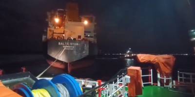 Arızalanan Gemi Güvenli Bölgeye Demirletildi