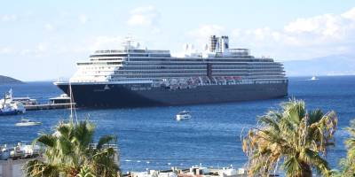 285 Metrelik Oosterdam Bodrum Limanı'nda