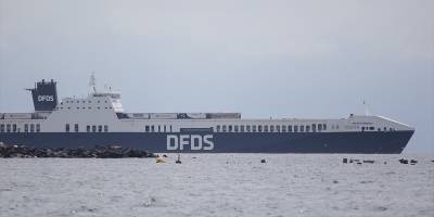 Düzensiz göçmenlerin alıkoyduğu Türk gemisi yoluna devam ediyor