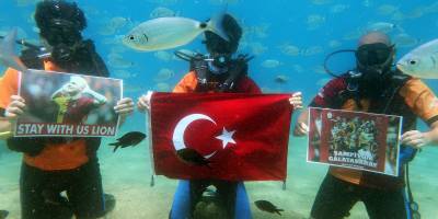 Şampiyonluğu denizin dibinde kutladılar