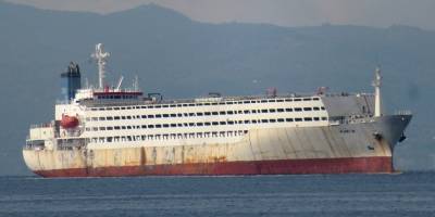 "Yüzen Ahır" 35 derece sıcakta kapı pencere açtırtmıyor