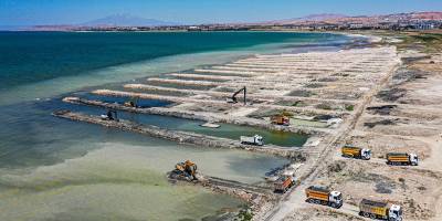 Van Gölü'nün zemininden dip çamuru ve balçık çıkarıldı