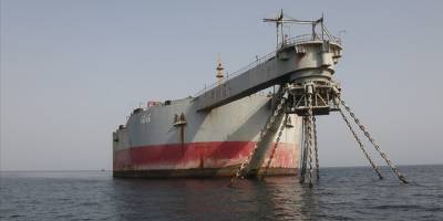 Husiler "Safer" tankerin tahliyesi için alınan tankeri alıkoydu