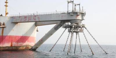 Kızıldeniz'de tehlike oluşturan tankerdeki petrolün yüzde 80'i tahliye edildi