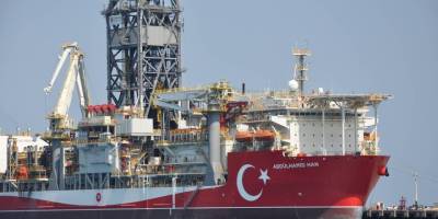 Abdülhamid Han sondaj gemisi yeni seferi için Mersin açıklarında bekliyor