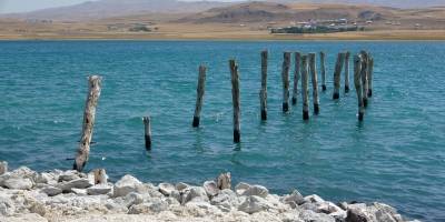 Van Gölü’nde Cumhuriyet döneminde kullanılan iskele ortaya çıktı