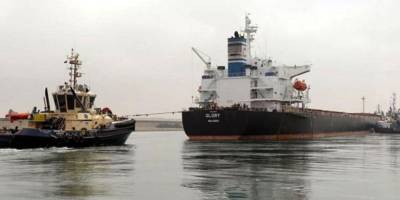 Karaya oturan yük gemisi hareket ettirildi