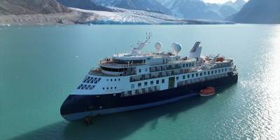 Grönland'ın kuzeydoğusunda mahsur kalan lüks yolcu gemisi kurtarıldı