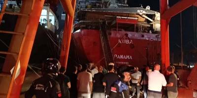 Bakıma alınan gemide yangın çıktı