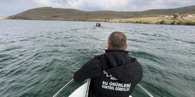 Çıldır Gölü'nde balıkçı teknelerine yönelik denetim yapıldı