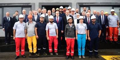 Bakan Işıkhan, Tuzla Tersaneler Bölgesinde inceleme gezisinde bulundu