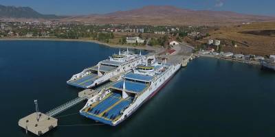 "İdris-i Bitlisi" ile "Sultan Alparslan" Van Gölü'nde  taşımacılığı canlandırdı