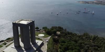 Selanik'ten start alan tekneler Şehitler Abidesi'ni selamladı