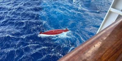 Pasifik'i geçmeye çalışırken sandalı alabora olan Avustralyalı kurtarıldı