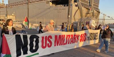 Avustralya'da, İsrail'e ait kargo gemisinin limana demirlemesi engelledi