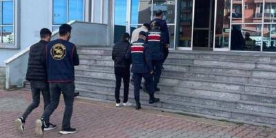 Çaldıkları tekne motorlarını satan 2 zanlı tutuklandı