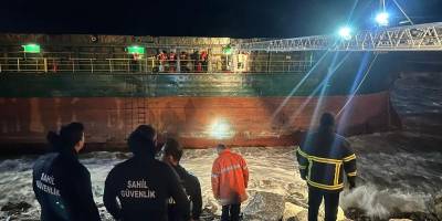 Kastamonu'da yük gemisi karaya oturdu