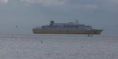 Kadıköy açıklarında makine arızası yapan yolcu gemisi kurtarıldı