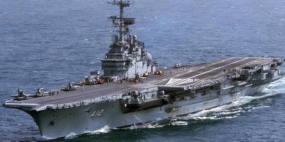 Asbestli uçak gemisi okyanusta batırıldı