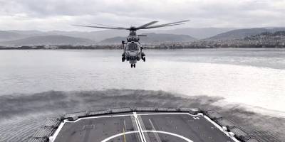 TCG Salihreis'te "gemiye iniş kalkış eğitimleri" yapıldı