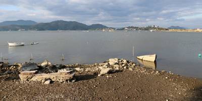 Fethiye'de deniz suyu çekildi