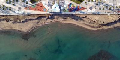 Karasu sahilinde görülen kıyı erozyonu etkisini arttırdı